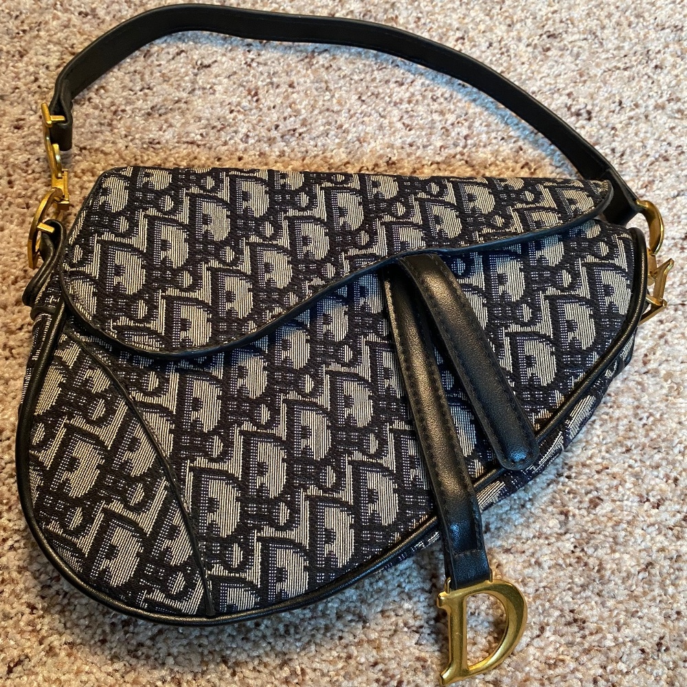 C D blue saddle shoulder bag
